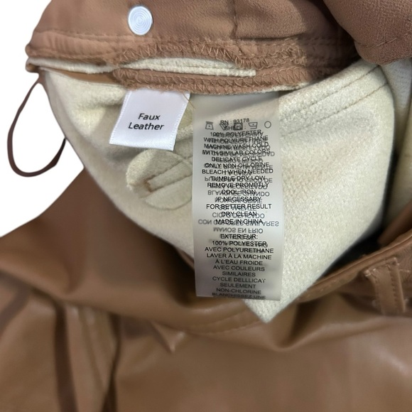 Elie Tahari‎ Women’s Vegan Leather Straight Leg Pants Desert Brown BUTTERY SOFT - Picture 3 of 5